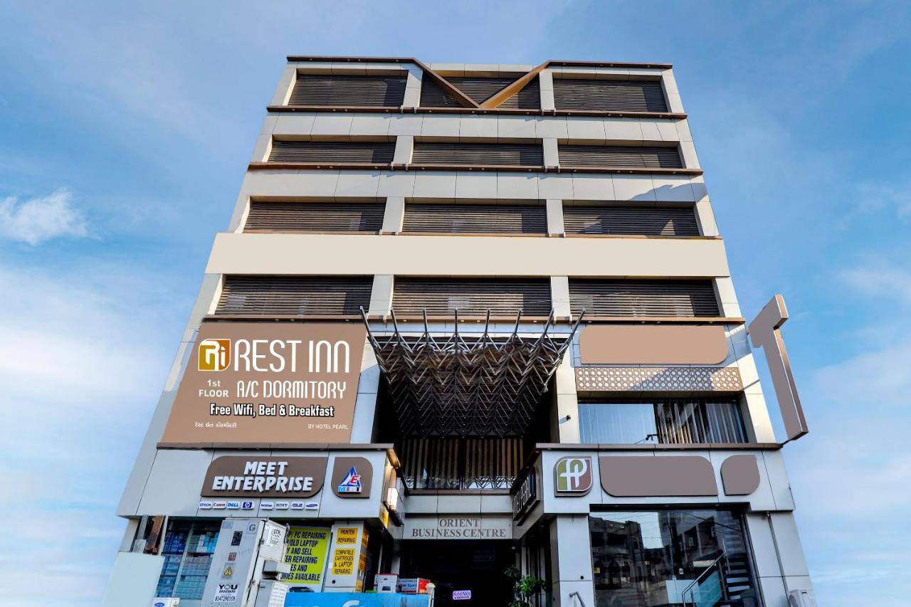 Rest Inn Dormitory Vadodara Buitenkant foto