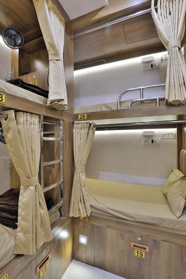 Rest Inn Dormitory Vadodara Buitenkant foto