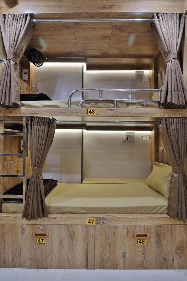 Rest Inn Dormitory Vadodara Buitenkant foto